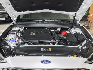 2017款EcoBoost 180至尊型 发动机