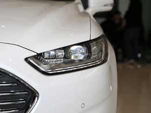 2017款EcoBoost 200豪华型 大灯