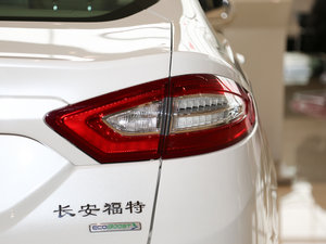 2017款EcoBoost 200豪华型 尾灯