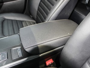 2017款EcoBoost 200时尚型 中央扶手箱