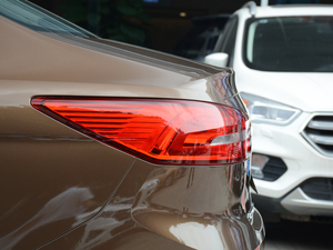 2017Ҹ 1.5L Ԅ(dng)r(sh) (x)(ji)^