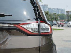 2017款EcoBoost 245 四驱运动型 尾灯