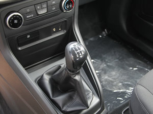 2018款1.5L 手动精翼型 换挡杆