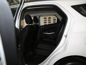 2018款改款 1.5L 自动铂翼型 后排空间