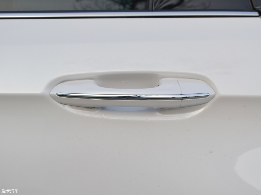 2018J EcoBoost 245 (q)JPLUS 7  (gu)V