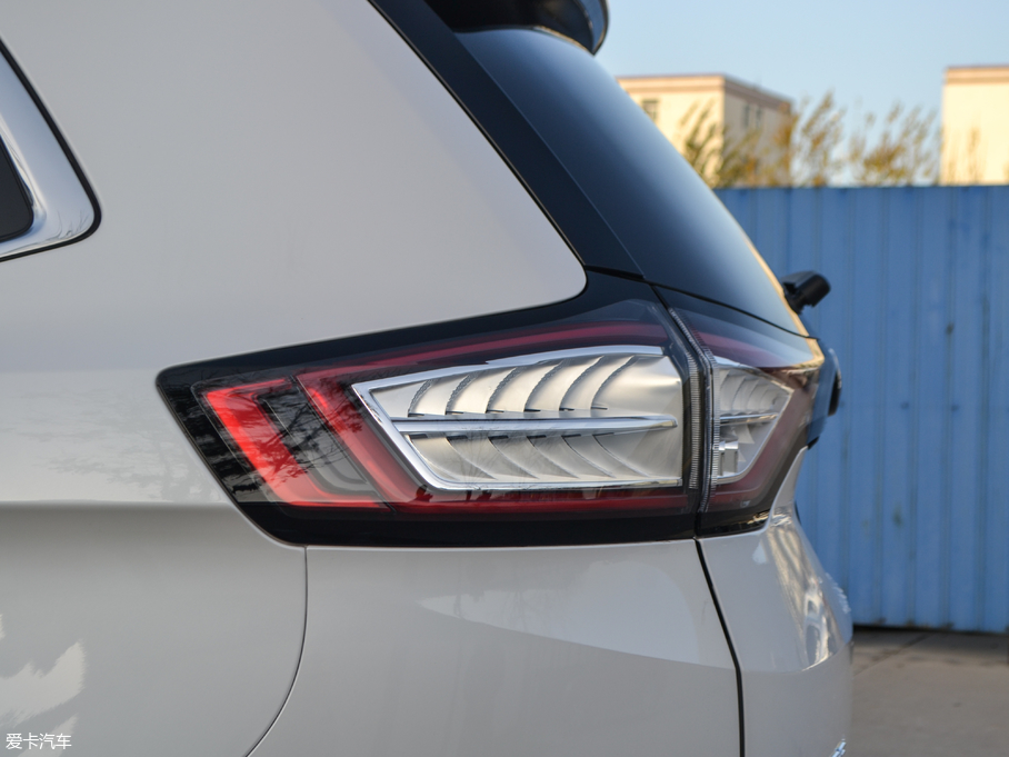 2018J EcoBoost 245 (q)JPLUS 7  V