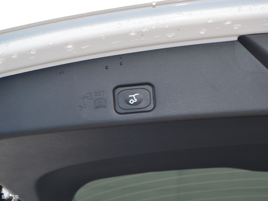 2018J EcoBoost 245 (q)JPLUS 7  V