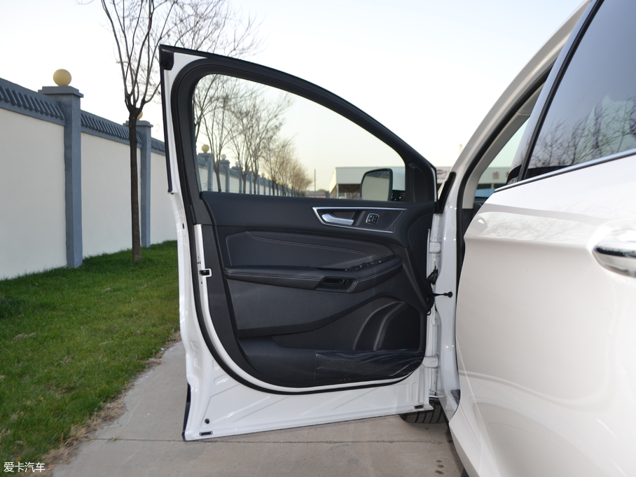 2018J EcoBoost 245 (q)JPLUS 7  (gu)V