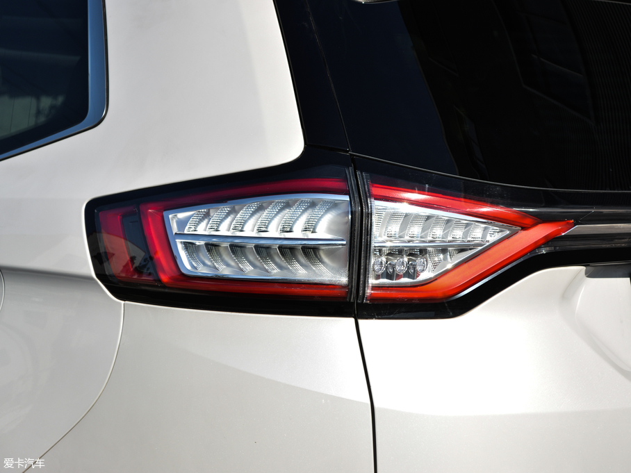 2018J EcoBoost 245 JPLUS 7  V