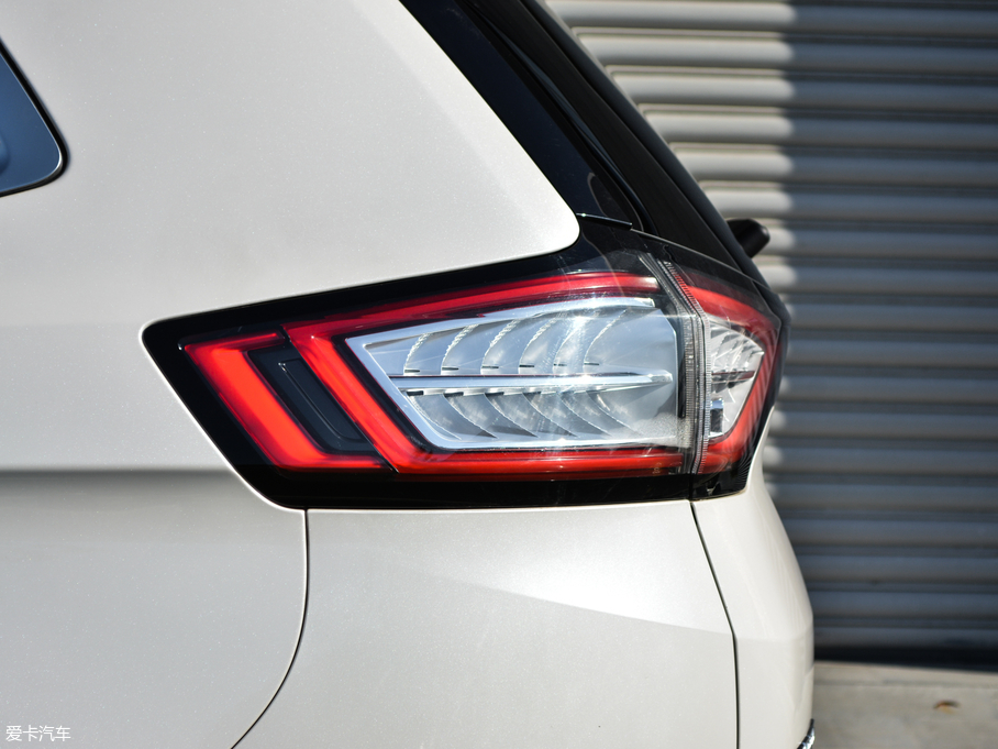 2018J EcoBoost 245 JPLUS 7  V