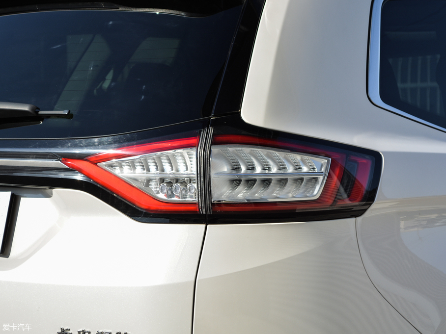 2018J EcoBoost 245 JPLUS 7  V