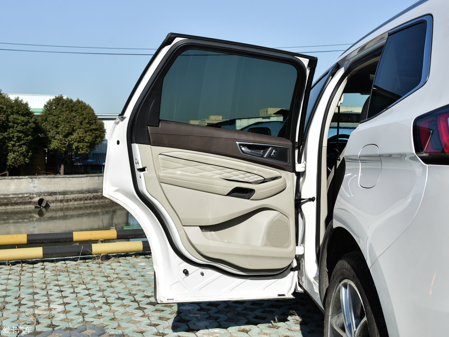 2018J EcoBoost 245 JPLUS 7  V