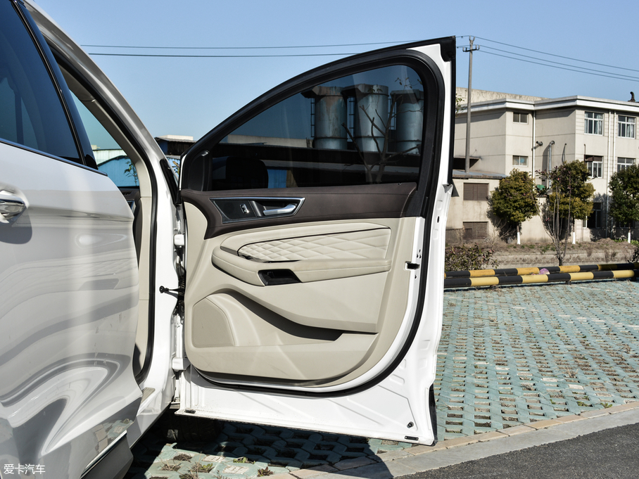 2018J EcoBoost 245 JPLUS 7  V