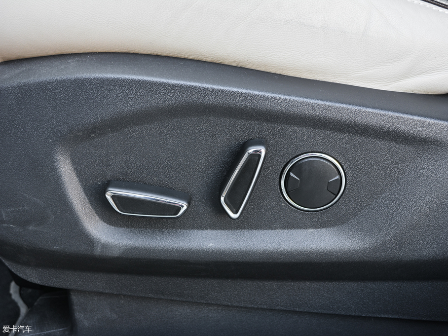 2018J EcoBoost 245 JPLUS 7  V