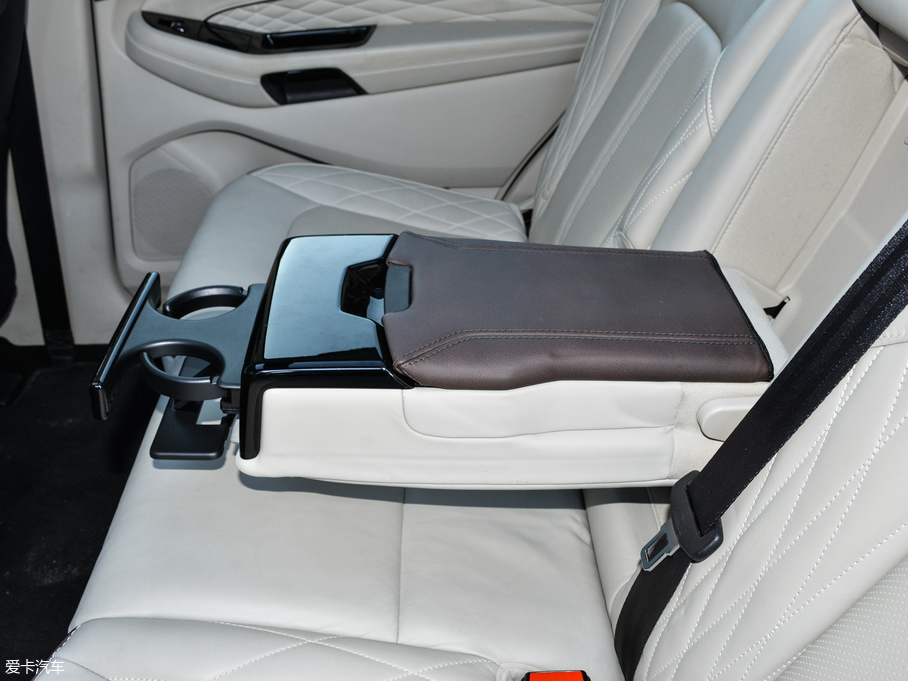 2018J EcoBoost 245 JPLUS 7  V