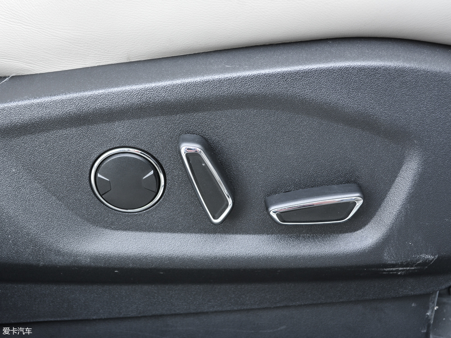 2018J EcoBoost 245 (q)JPLUS 7  V