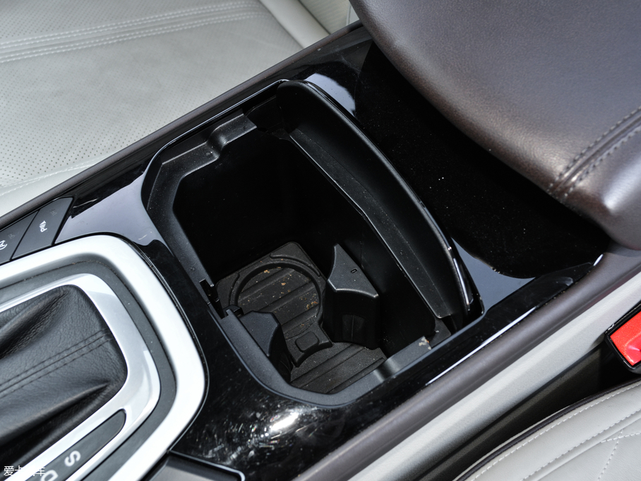 2018J EcoBoost 245 (q)JPLUS 7  (gu)V