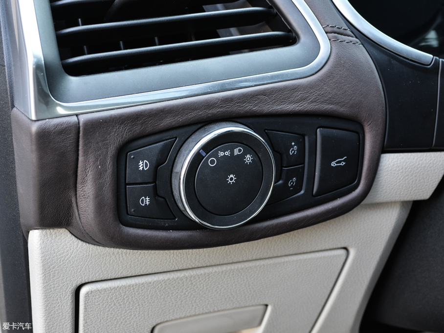 2018J EcoBoost 245 JPLUS 7  V