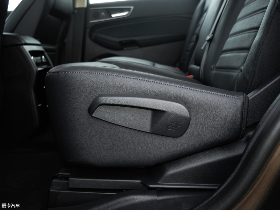 2018J EcoBoost 245 (q)KJ 7  (gu)V