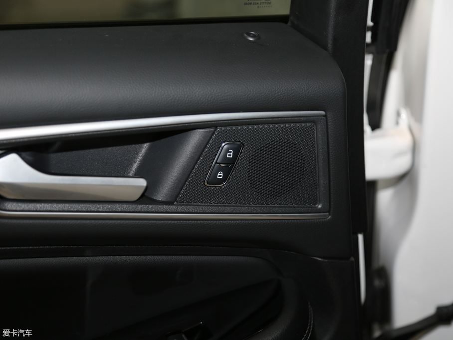 2018J EcoBoost 245 (q)\ 7  V