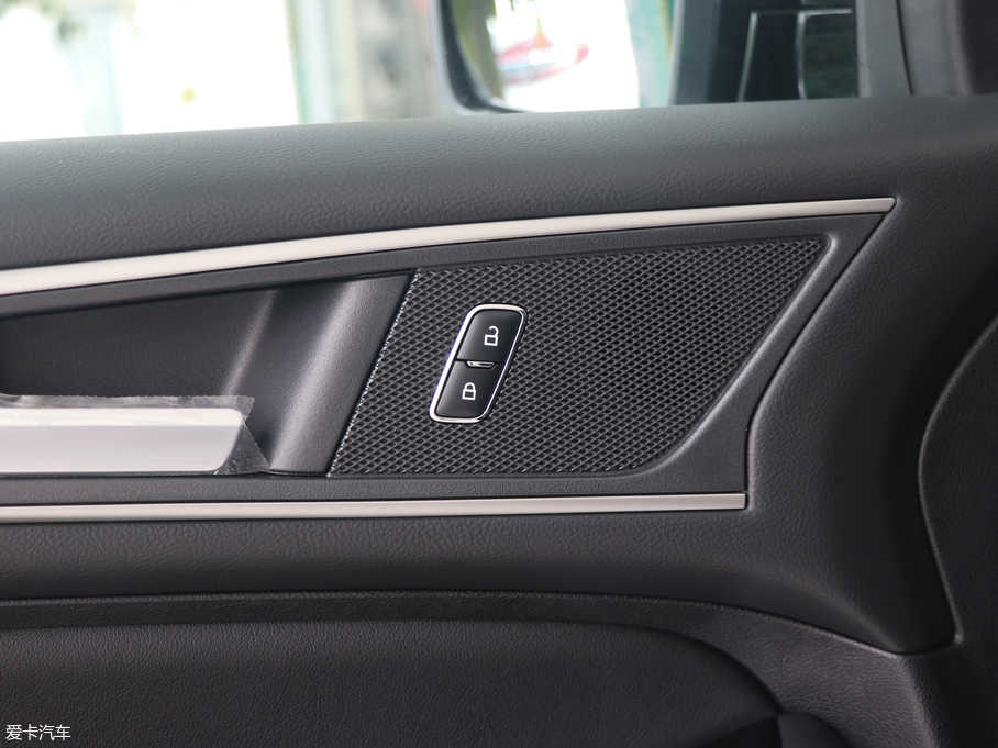 2018J EcoBoost 245 KJ 7  V