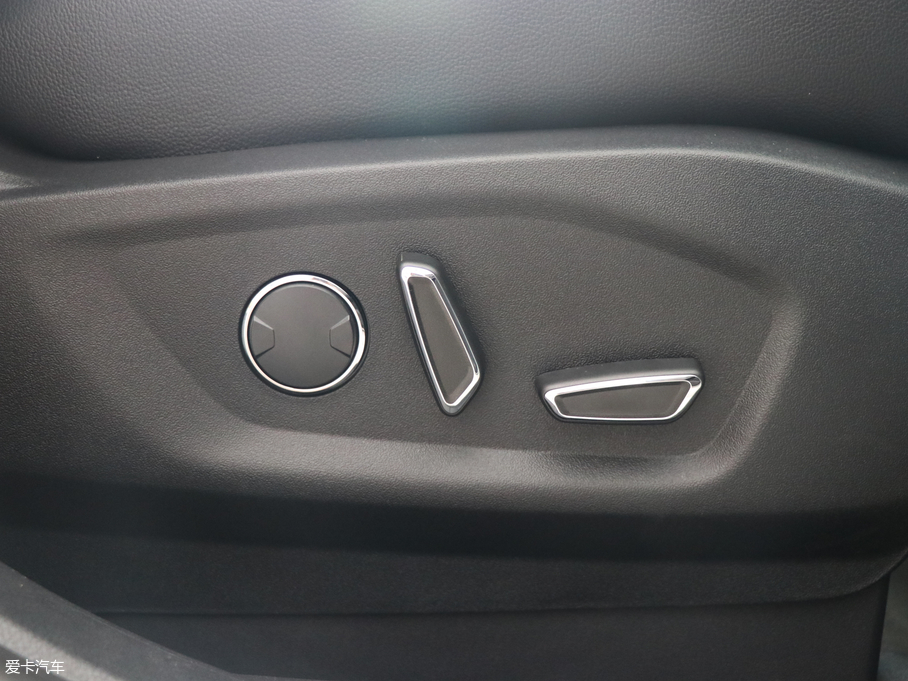 2018J EcoBoost 245 (q)KJ 7  (gu)V