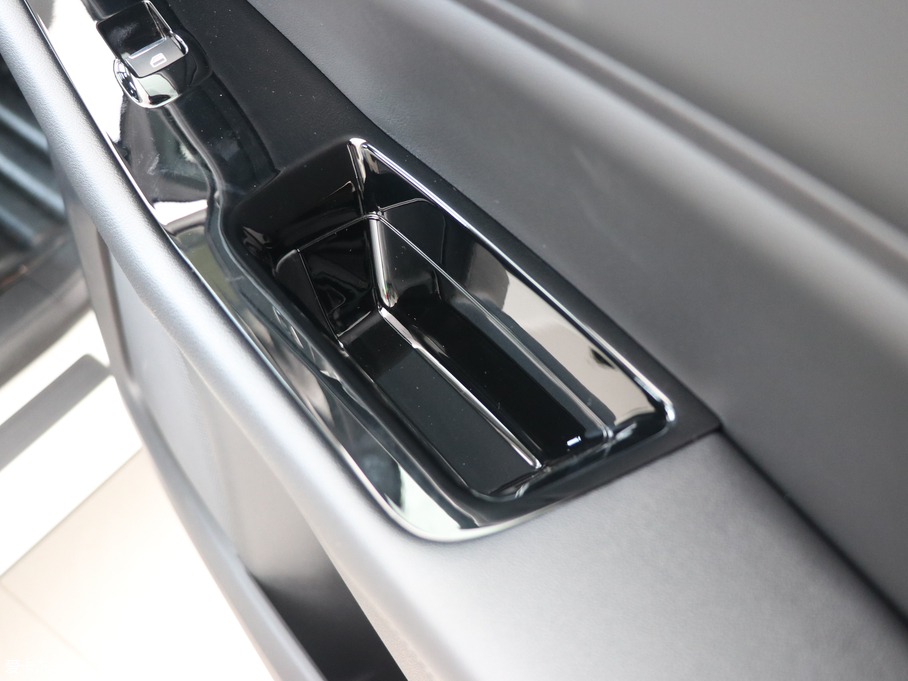 2018J EcoBoost 245 KJ 7  V