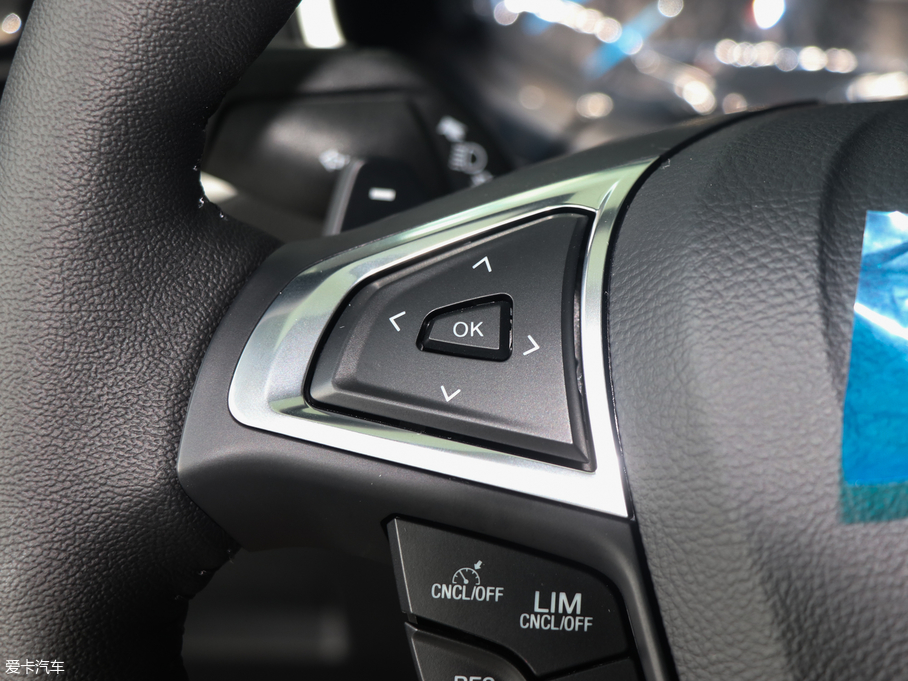 2018J EcoBoost 245 KJ 7  V