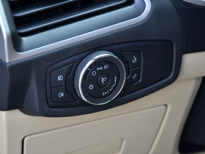 2018EcoBoost 245 򌾫J 5 V п؅^