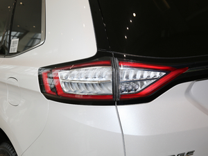 2018EcoBoost 245 \ 7  V ^