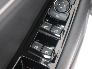 2018EcoBoost 245 KJ 7  V {܇ƅ^	