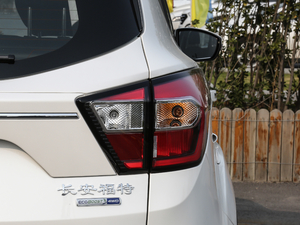 2018款EcoBoost 245 四驱豪翼型 尾灯