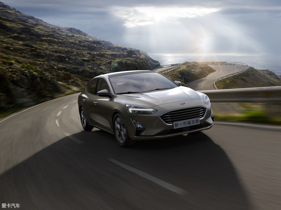 【2019款福克斯三厢EcoBoost 180自动锋耀型