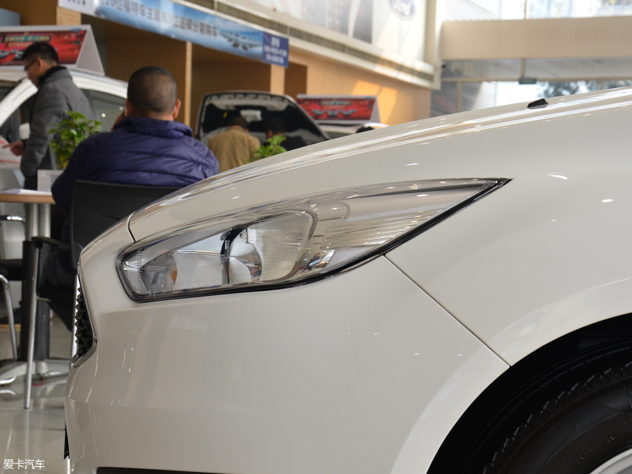 2018˹  EcoBoost 180ԄӾӢ Ɏ