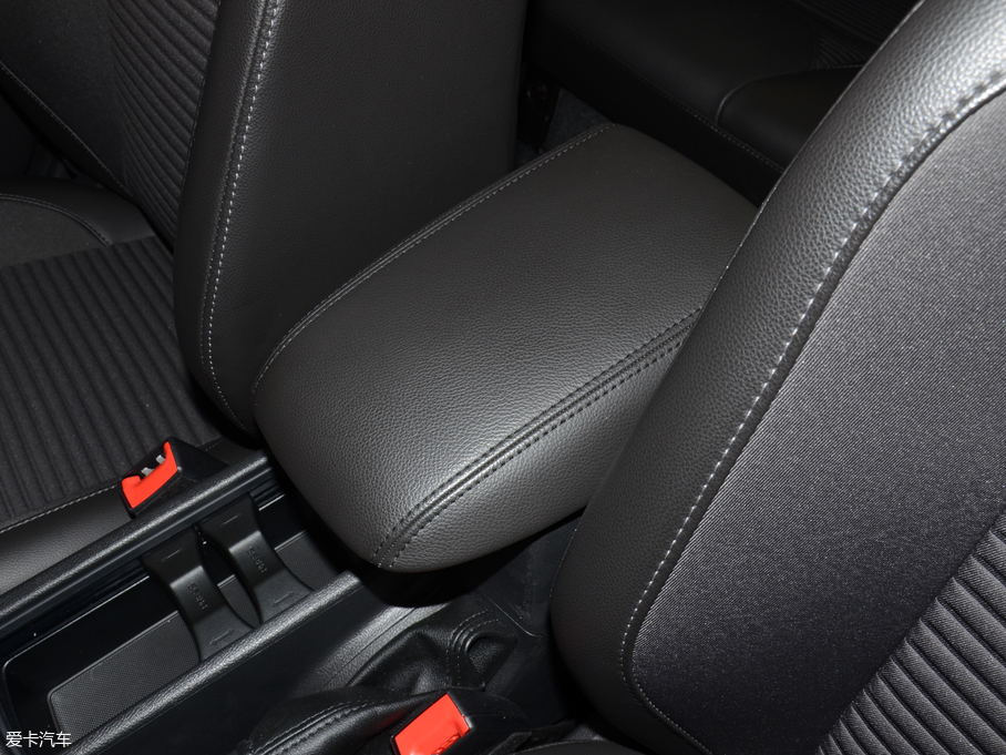 2018˹  EcoBoost 180ԄӾӢ Ɏ