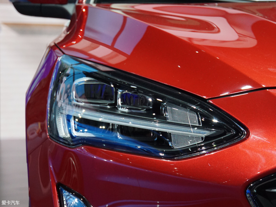 2019���˹ �Ɏ� EcoBoost 180 �Ԅ��hҫ�� ��V