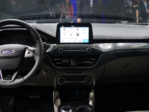 2019Ɏ EcoBoost 180 Ԅhҫ V п؅^