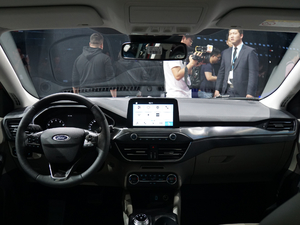 2019Ɏ EcoBoost 180 Ԅhҫ V п؅^