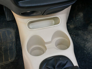 2010款1.0L P-TEC手动活力版 空间座椅