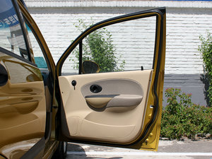 2010款1.0L P-TEC手动活力版 空间座椅