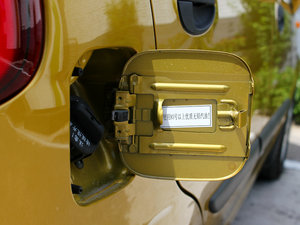 2010款1.0L P-TEC手动活力版 油箱盖