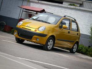 2010款1.0L P-TEC手动活力版 整体外观