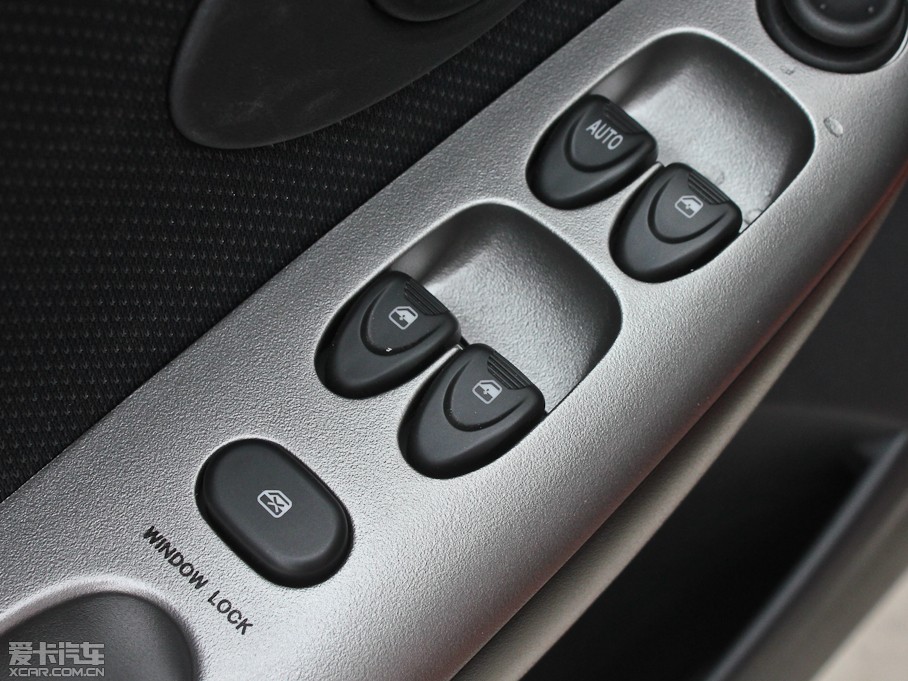 2012(l)Y \(yn)(dng) 1.2L r(sh)