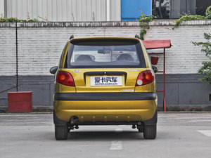 2012款1.0L P-TEC手动优越版 正后	