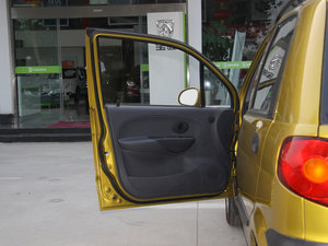 2012款1.0L P-TEC手动优越版 驾驶位车门