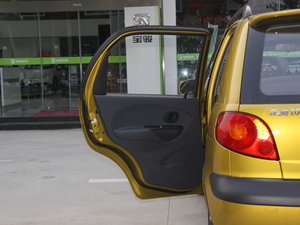 2012款1.0L P-TEC手动优越版 左后车门