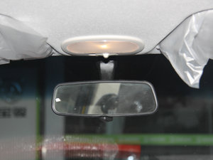 2012款1.0L P-TEC手动优越版 车内后视镜