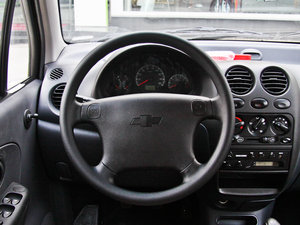 2012款1.0L P-TEC手动优越版 方向盘