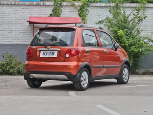 2012款运动版 1.2L 时尚型 整体外观