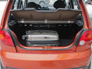2012款运动版 1.2L 时尚型 空间座椅